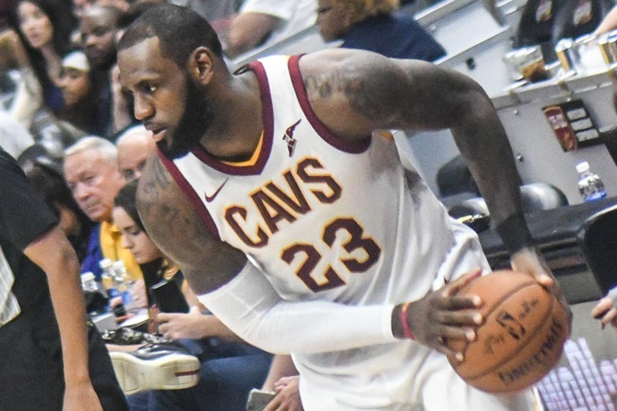 NBA'de ilk finalist Cleveland: LeBron James üst üste 8. kez finalde