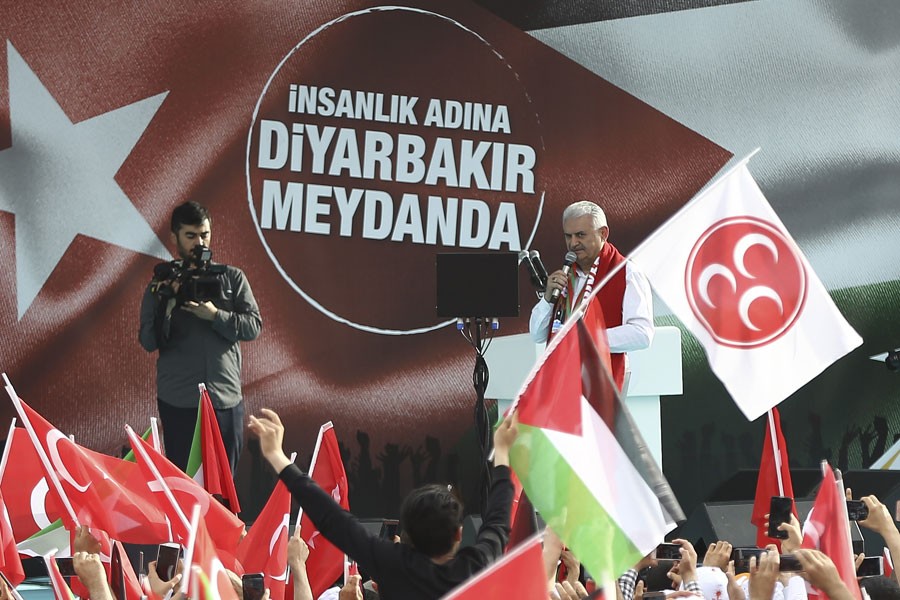 Diyarbakır'da konuşan Yıldırım: Zulümle abat olunmaz