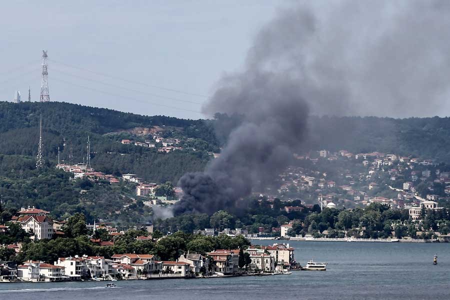 Beykoz'da, film platosu olarak kullanılan eski fabrikada yangın çıktı