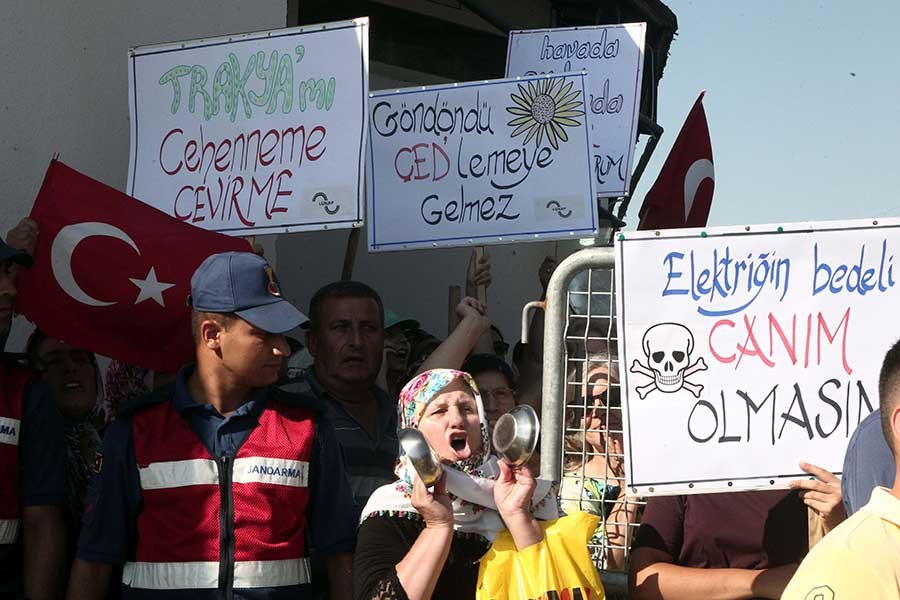 Kırklareli'de halk termik santral ÇED toplantısını engelledi