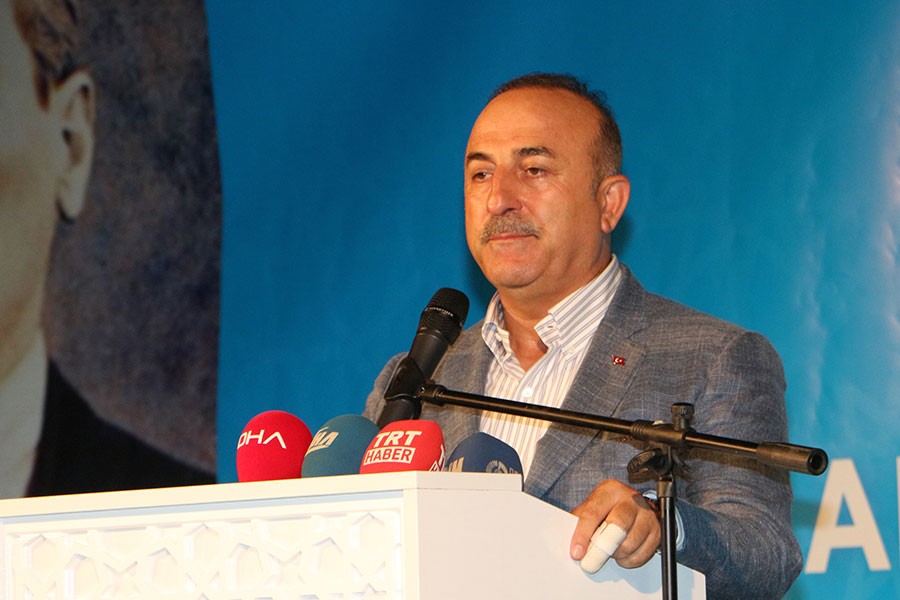 Çavuşoğlu: Türkiye sadece güvenli bölgede kalan IŞİD'lilerden sorumlu