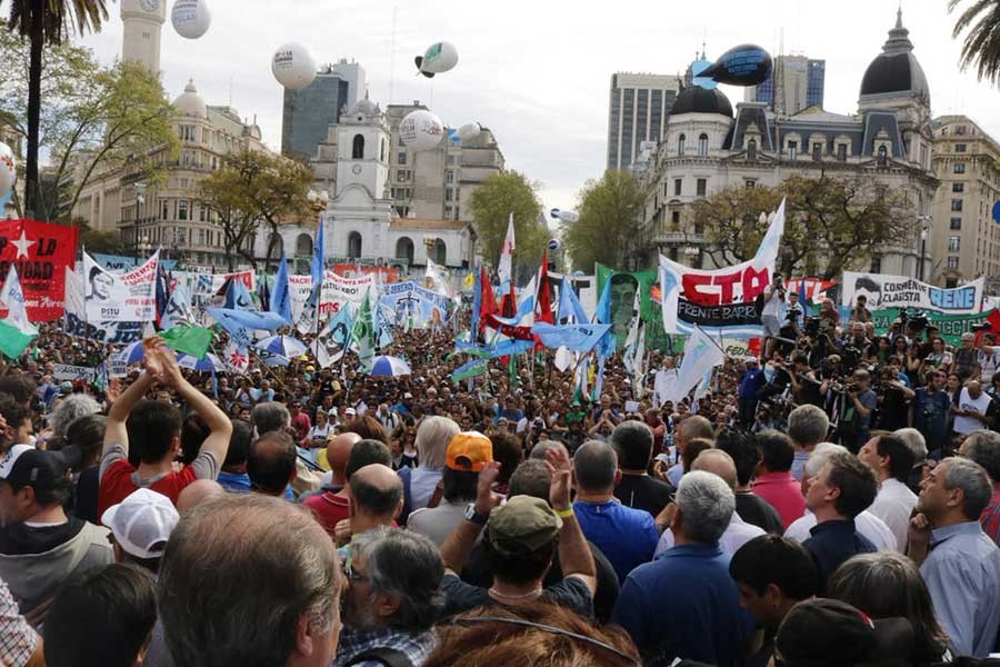 Arjantin’de öğretmenler iş bıraktı