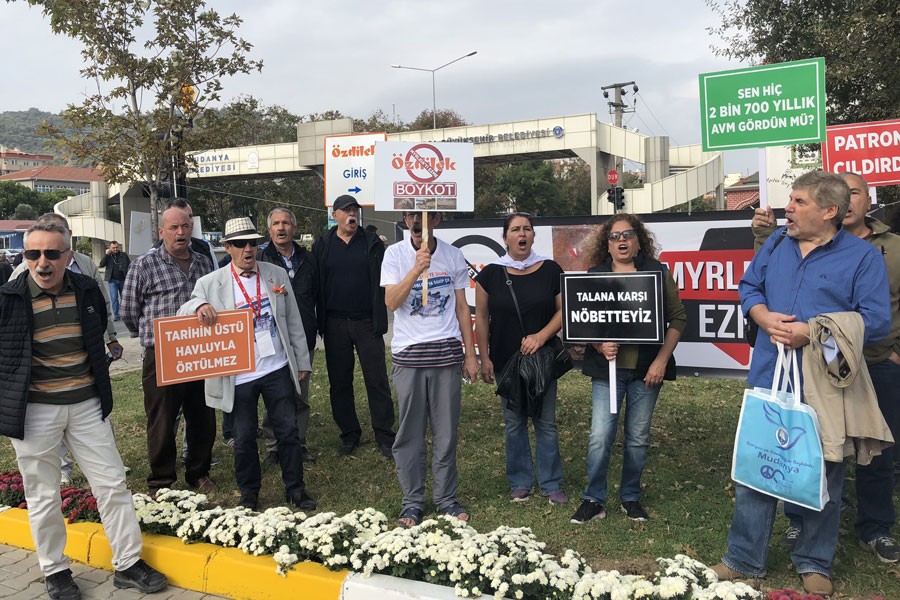 Myrleia Antik Kenti üzerine inşa edilen AVM protesto edildi