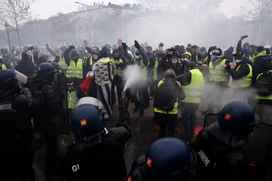 Popular movements and police violence from Gezi to the Yellow Vests