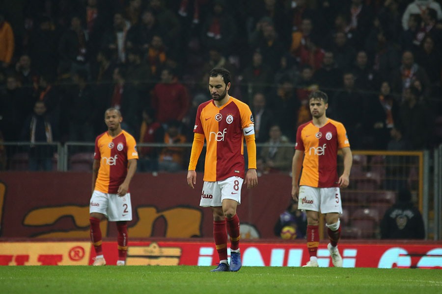 Galatasaray, 2-0 öne geçtiği Rizespor maçından 1 puanla ayrıldı