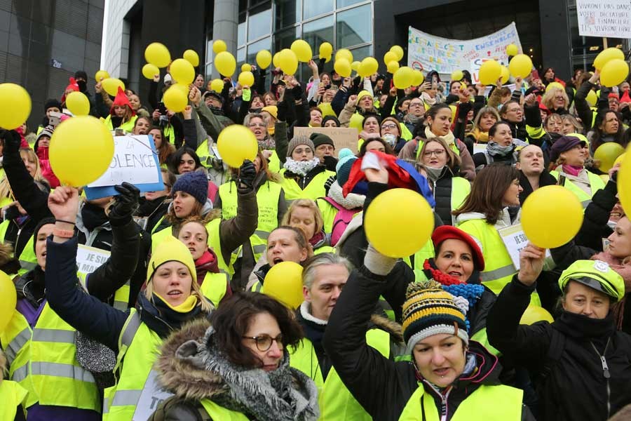 Sarı Yelekliler için Fransa İçişleri Bakanı hakkında suç duyurusu