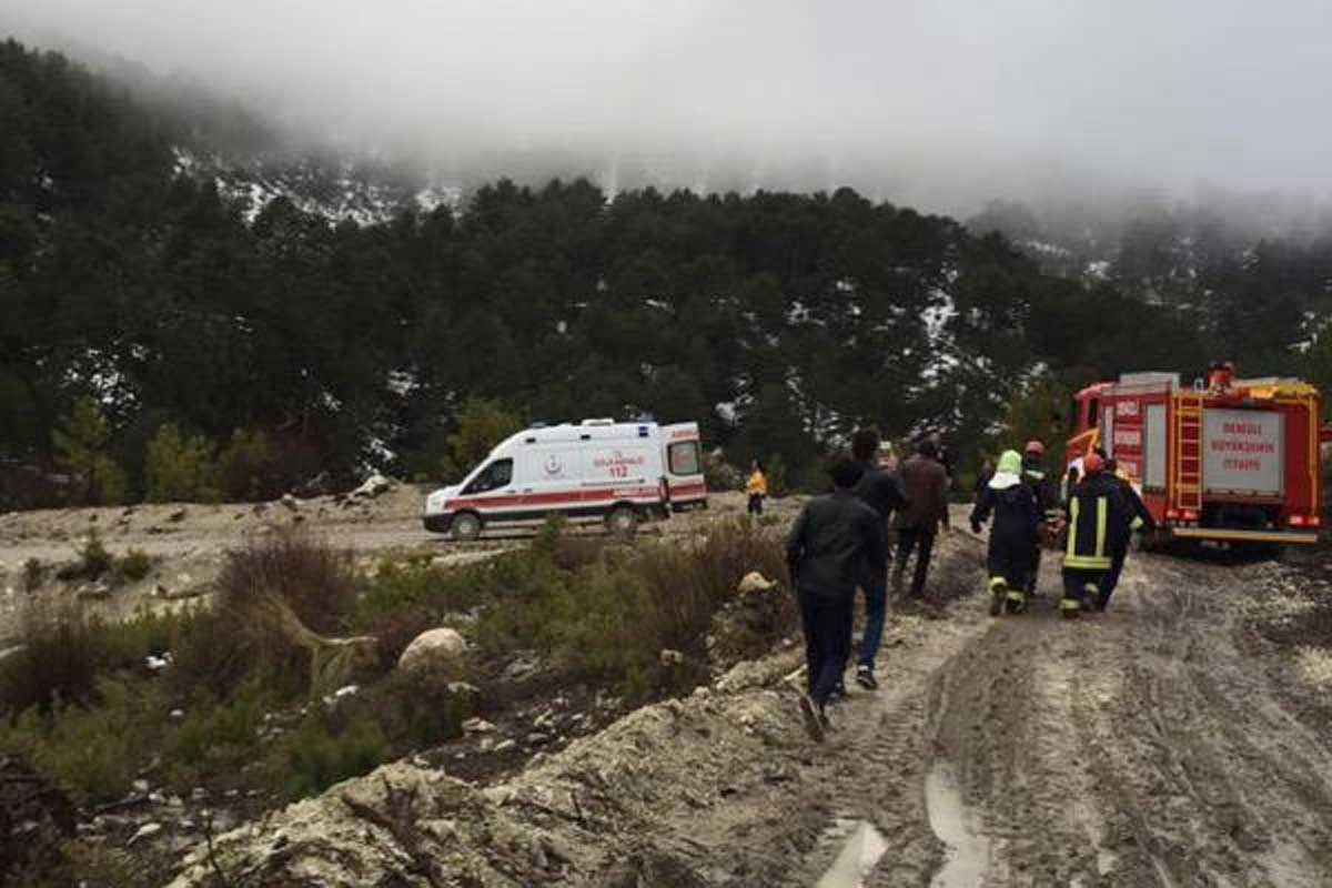 Üzerine tomruk düşen orman işçisi ağır yaralandı