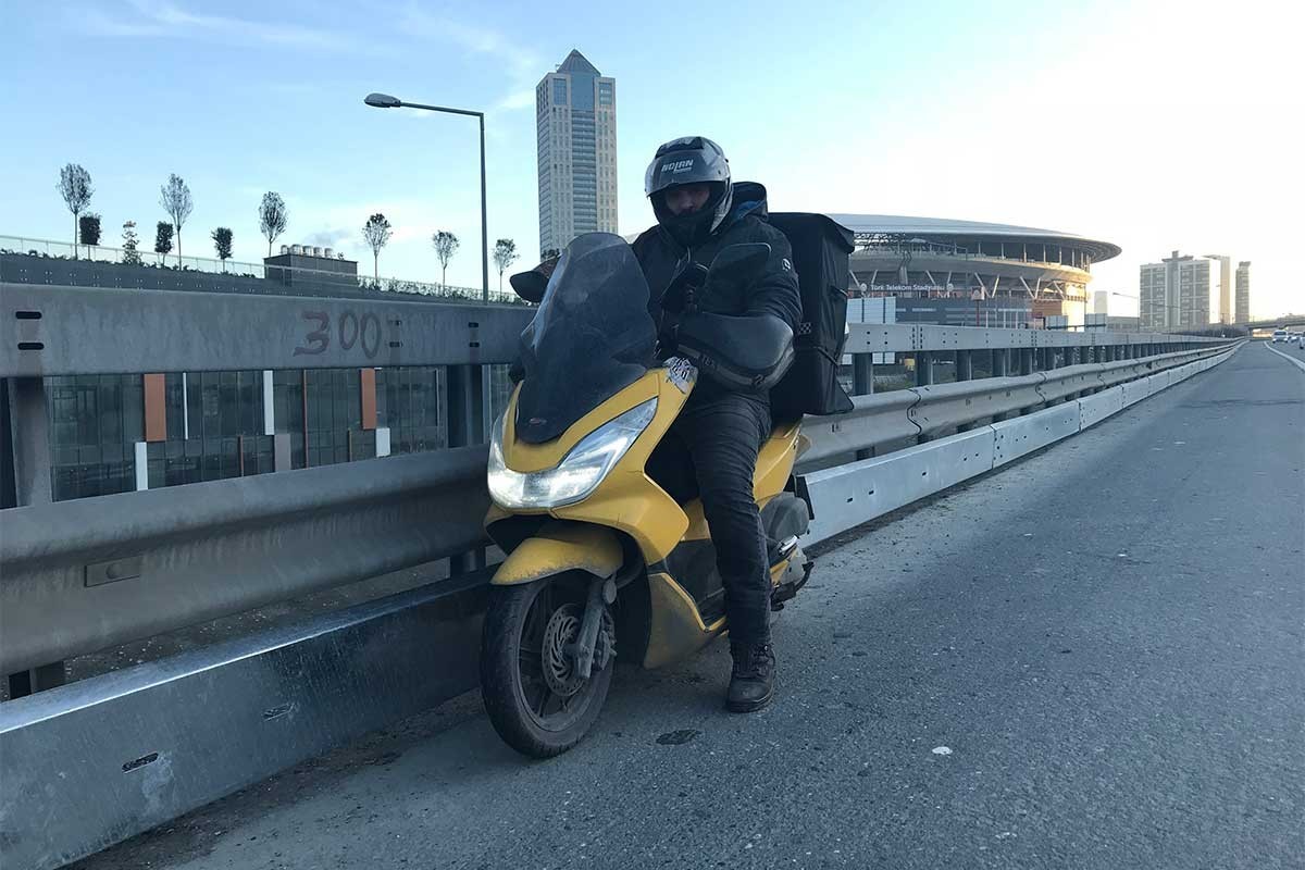 Dikme bariyerler motosiklet sürücülerinin hayatını tehdit ediyor