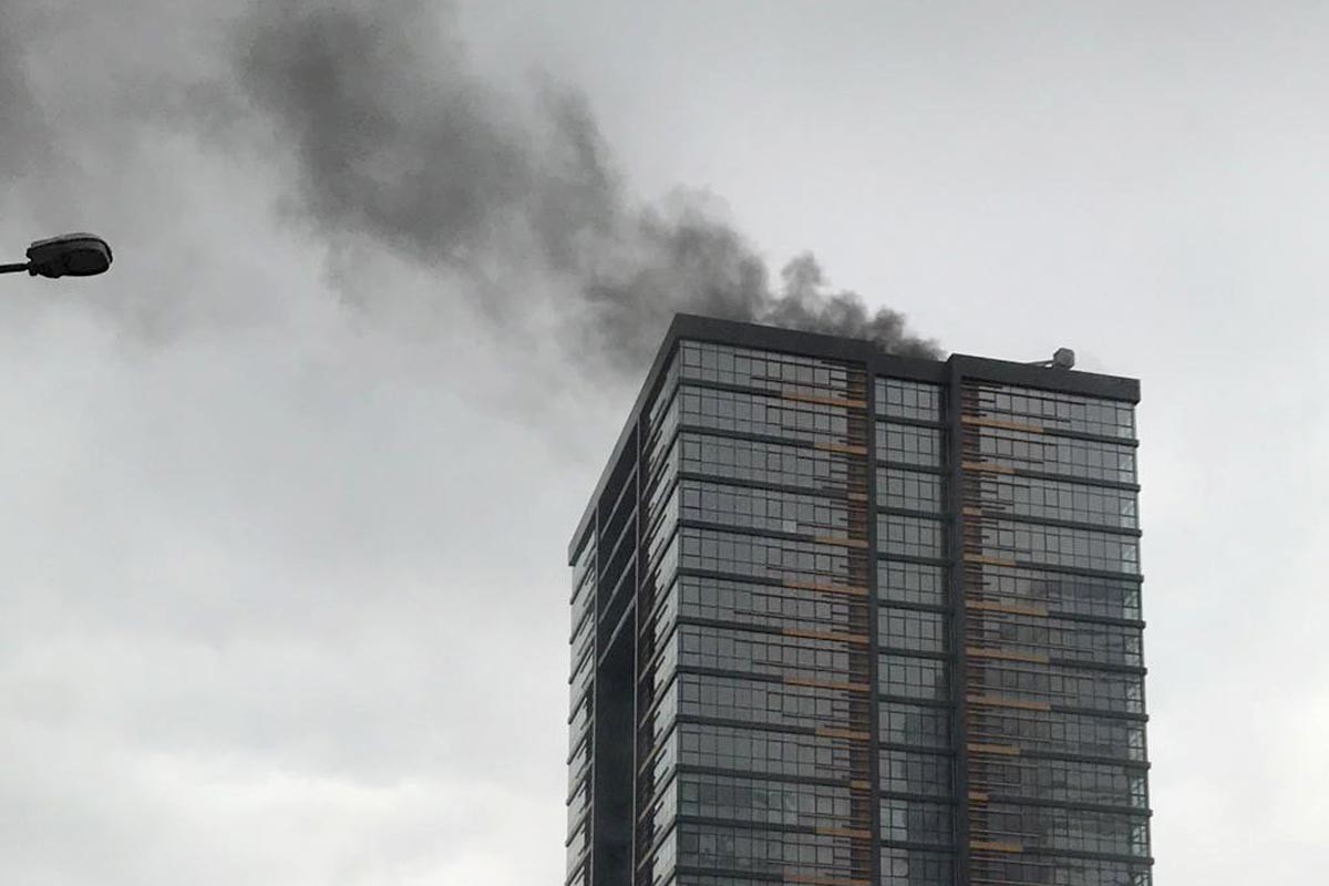 Kadıköy'deki gökdelen inşaatında yangın