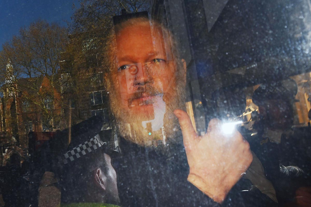 Ekvador'da, Assange’ı teslim etme kararı protestolara neden oldu