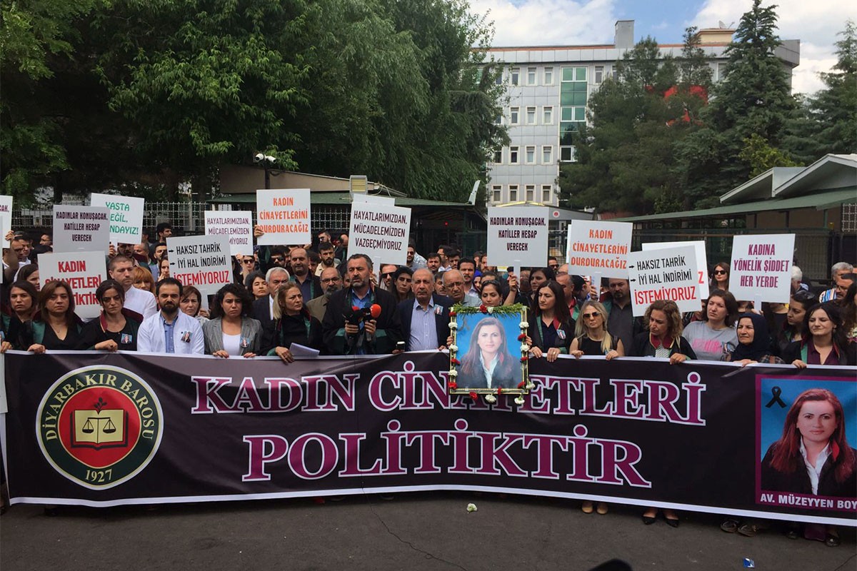 Diyarbakır Barosu, boşanma aşamasındaki eşi tarafından öldürülen Müzeyyen Boylu için açıklama yaptı