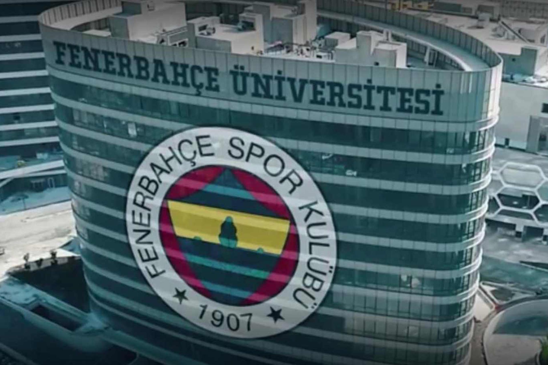 Fenerbahçe Üniversitesinde akademisyen kıyımı