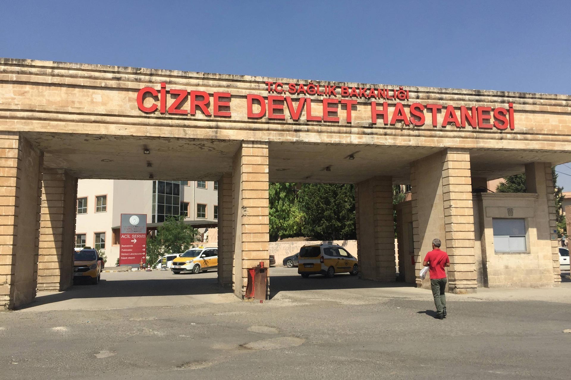 Cizre Devlet Hastanesinde sağlık çalışanı, hasta yakınları tarafından darbedildi