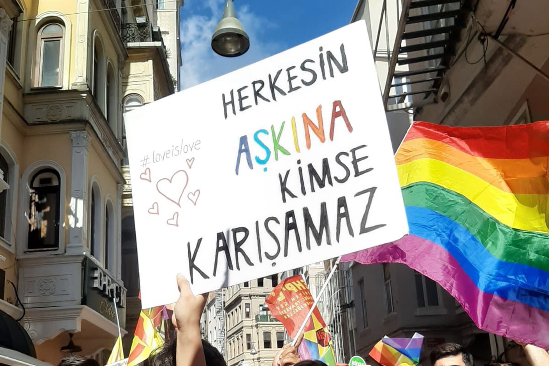 LGBTİ karşıtı kamu spotuna tepki: Devlet eliyle nefret suçu işleniyor