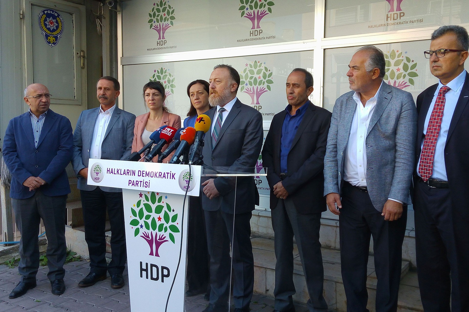 DİSK, KESK, TTB ve TMMOB’den HDP ziyareti: Kayyumlara karşı dayanışma çağrısı