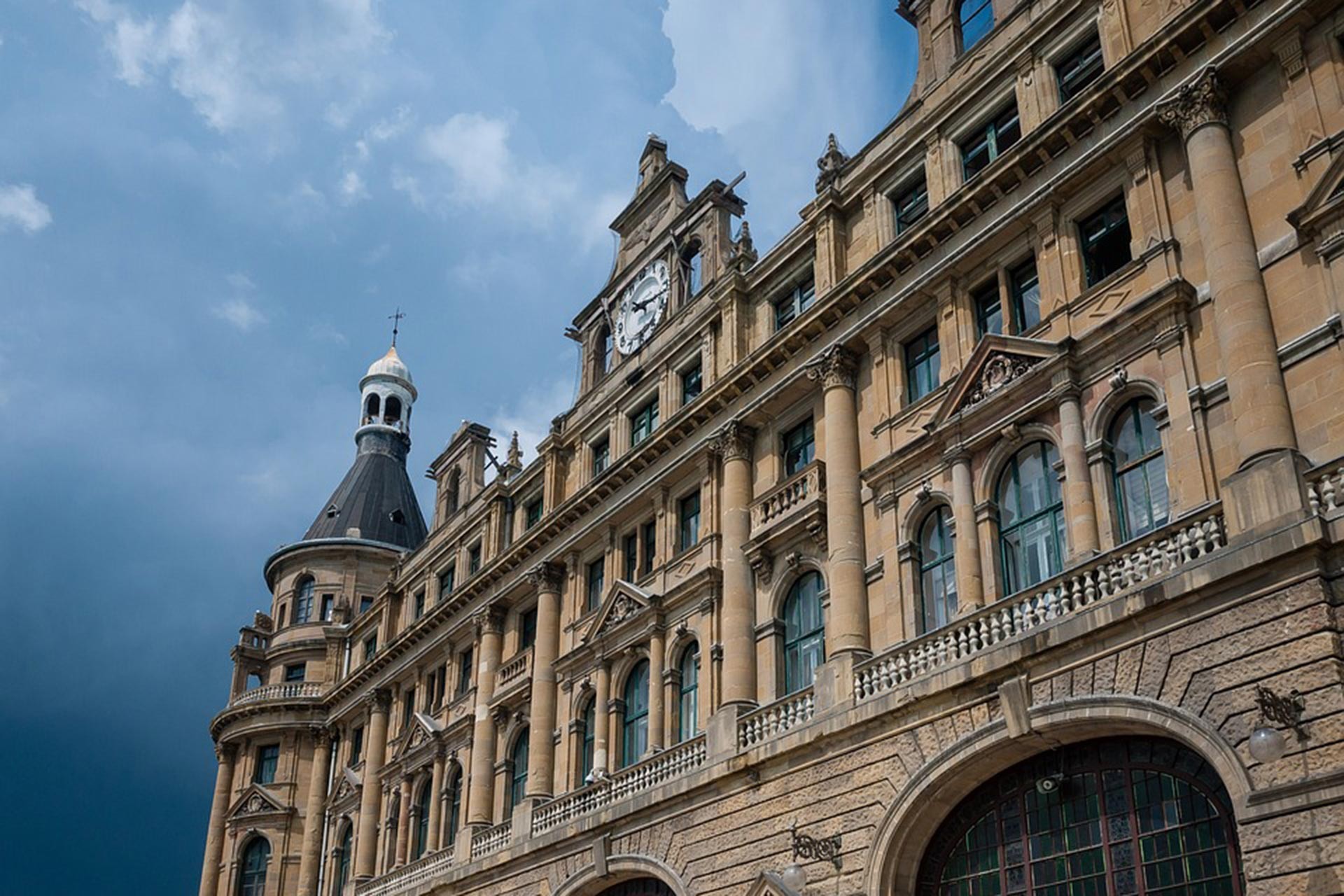 İBB’nin Haydarpaşa ve Sirkeci ihalelerinin iptali talebine mahkemeden ret!