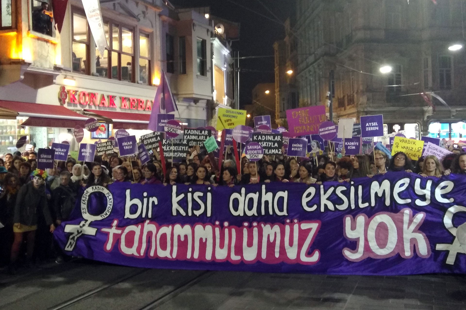 Taksim'deki 25 Kasım eylemi