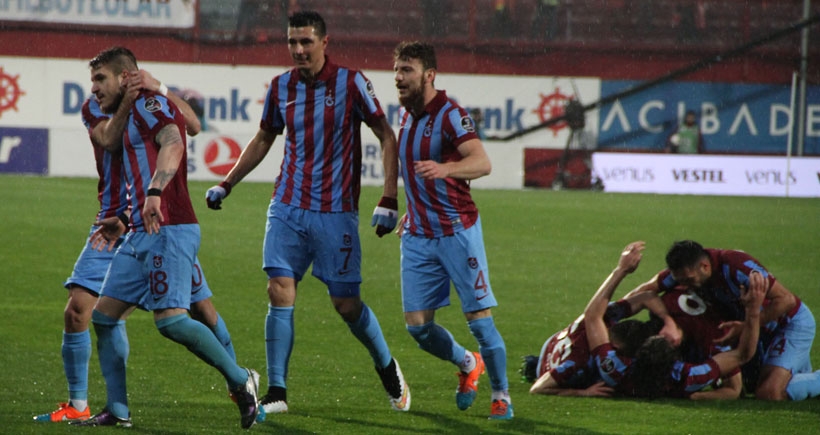 Trabzonspor 2 Akhisar Belediyespor 0