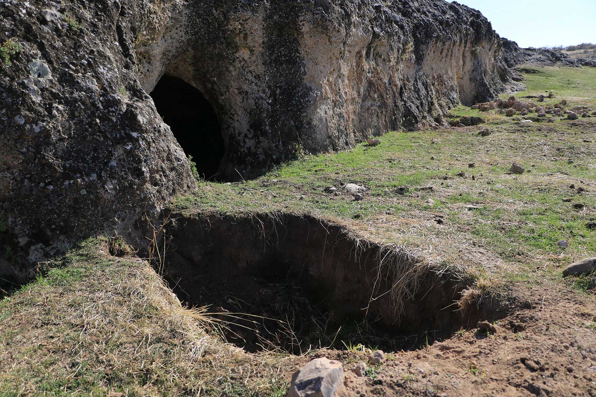 Diyarbakır Eğil’de tarihi yerleşim yerleri köstebek yuvasına dönüştü