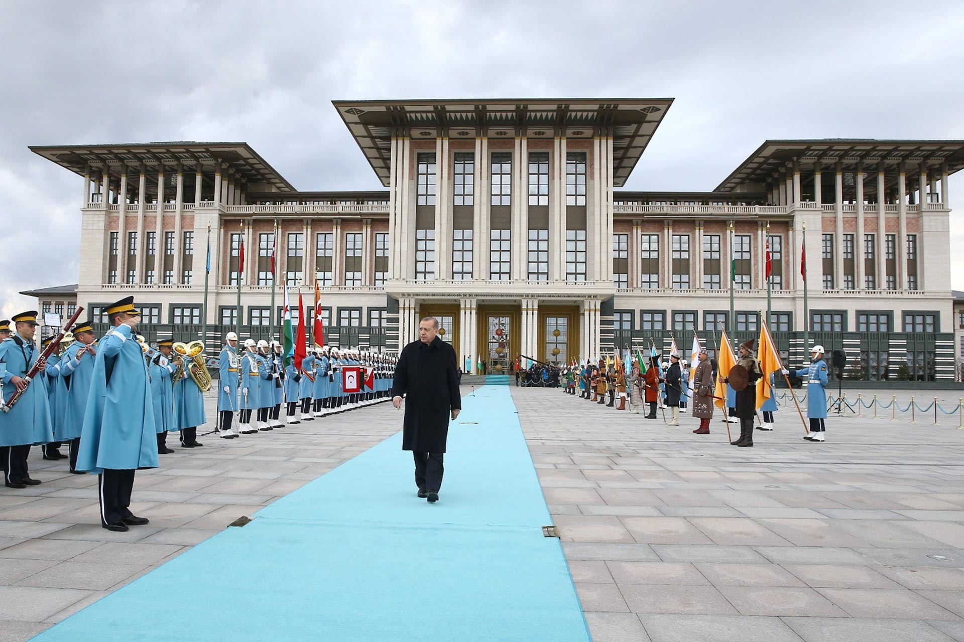 CHP’li Aydın: Sarayın 4 dakikalık harcaması, asgari ücretlinin 1 yıllık ücreti kadar