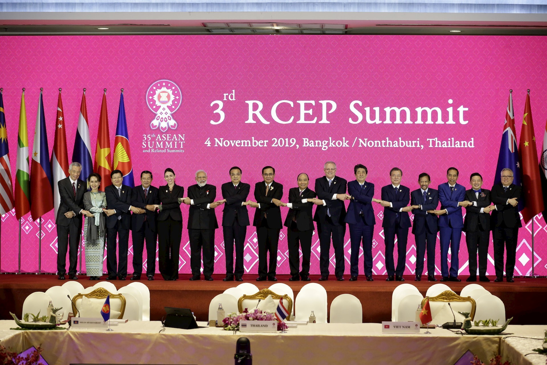 Ephemeral Asia: What do November summits tell us about new regionalisms?