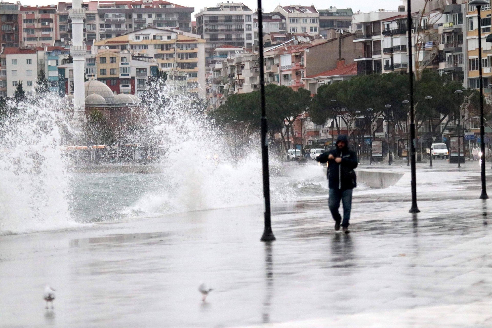 İstanbul Valiliği'nden hava durumu uyarısı: Karla karışık yağmur bekleniyor