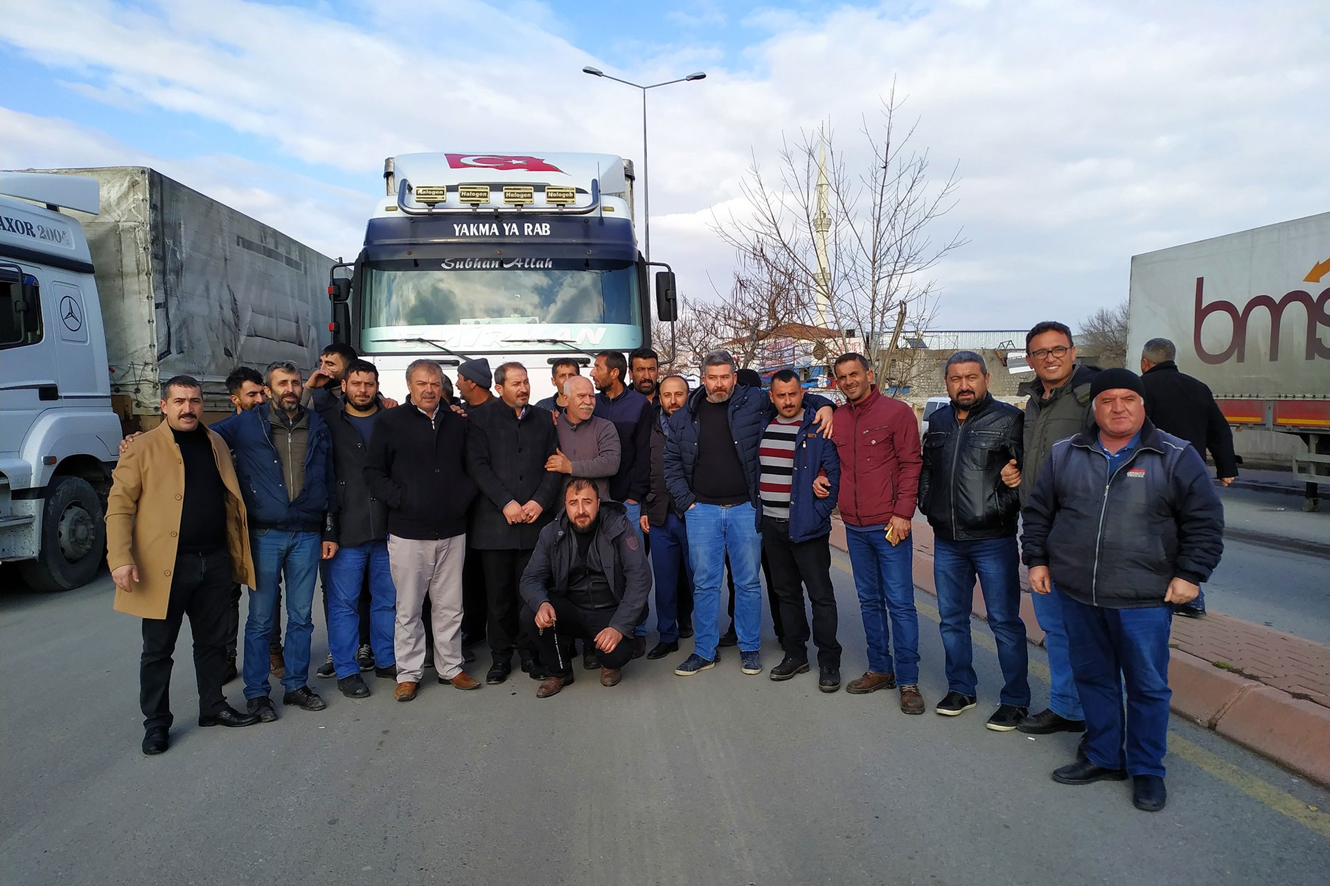 Kayseri'de eylem yapan kamyon ve tır şoförleri