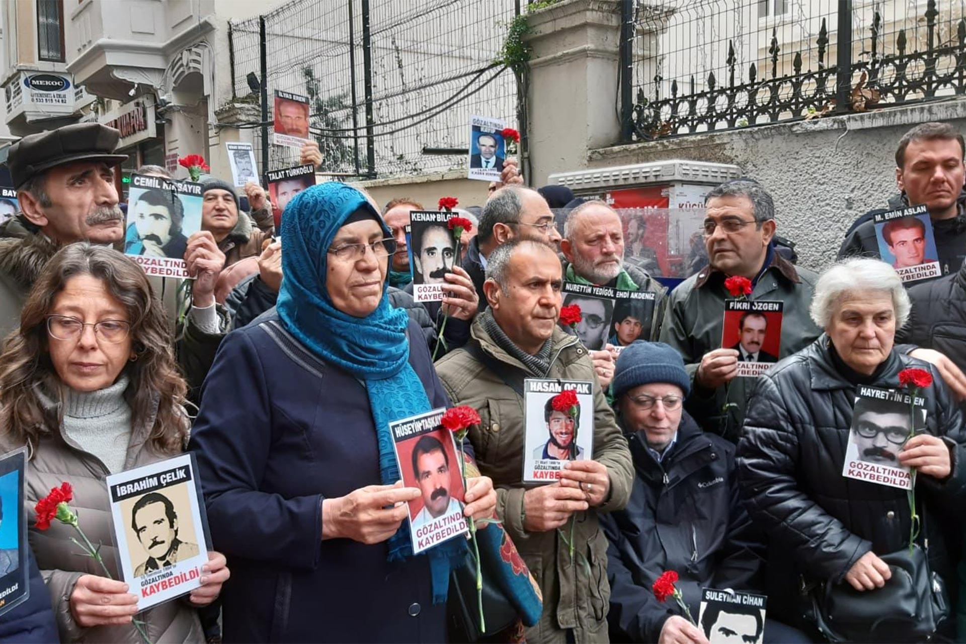 Cumartesi Anneleri: Kalbimiz enkaz başında