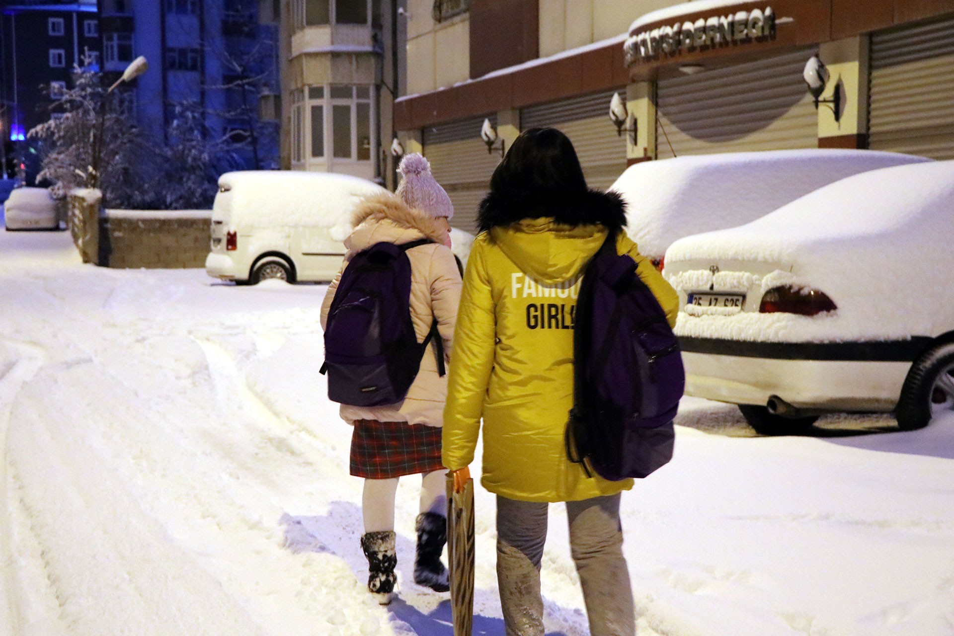 Bursa ve Sivas'ın ilçelerinde okullar tatil edildi, taşımalı eğitime ara verildi