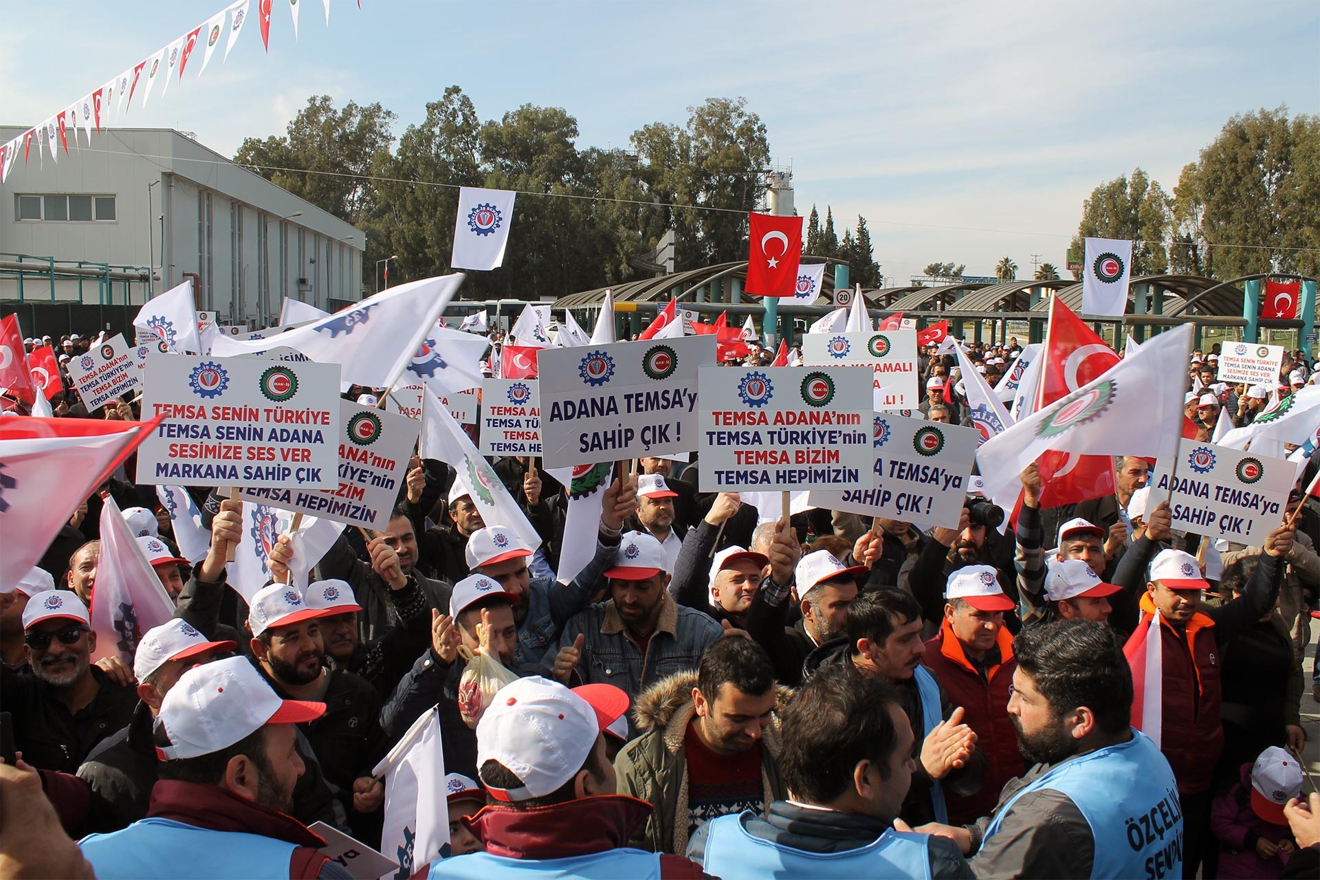 TEMSA'da üretim iki yılda iki kez durdu, işçiler "Faturayı bu kez bize kesmeyin" dedi