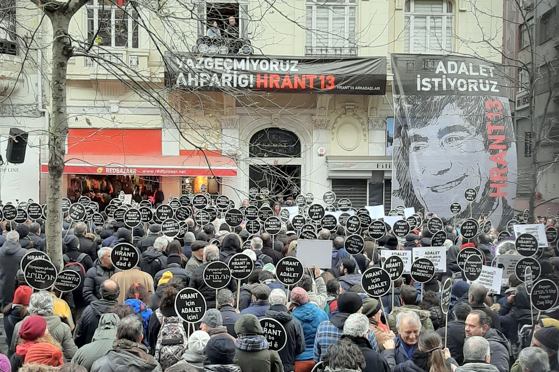 Hrant Dink katledilişinin 13. yılında vurulduğu yerde anıldı: Vazgeçmiyoruz Ahparig