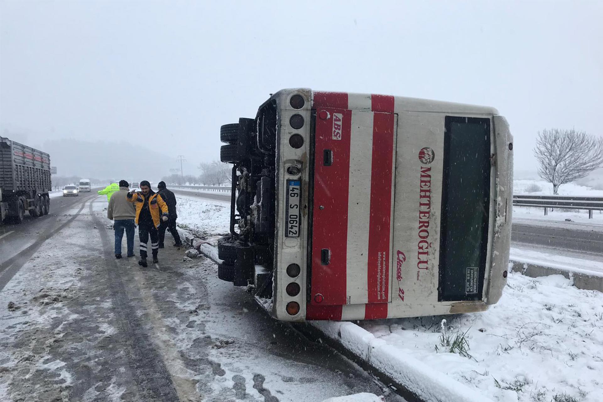 Maraş’ta işçi servisi devrildi, servis şoförü ve 8 işçi yaralandı