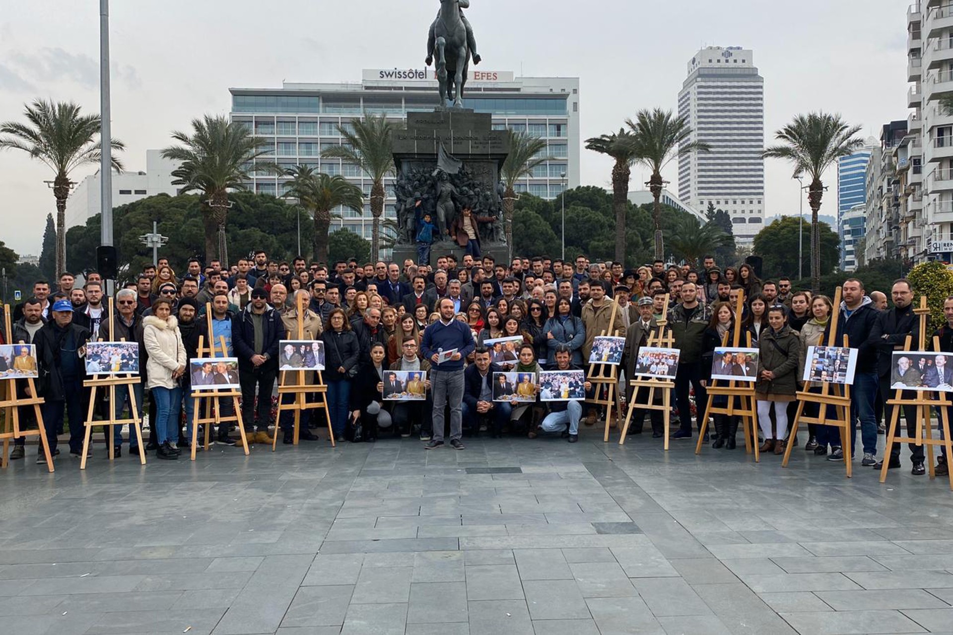 CHP İzmir Gençlik kollarından "FETÖ’nün siyasi ayağı" açıklaması