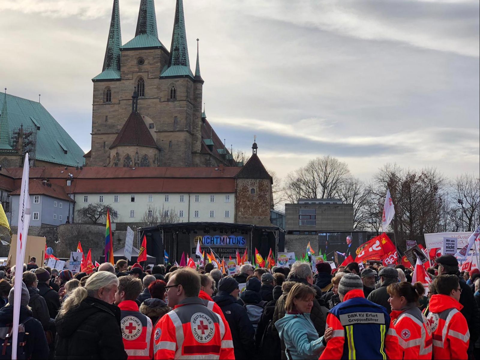 Neonazilerle işbirliği yapılmasına karşı Almanya'nın Erfurt kentinde 18 bin kişinin katıldığı bir miting gerçekleştirildi.