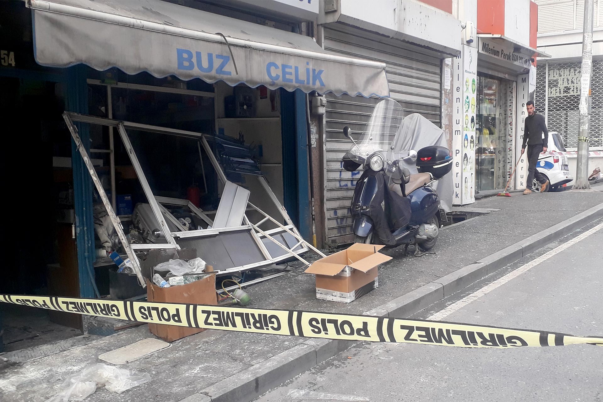 Beyoğlu'nda bir işyerinde patlama meydana geldi: 1 işçi hafif yaralandı