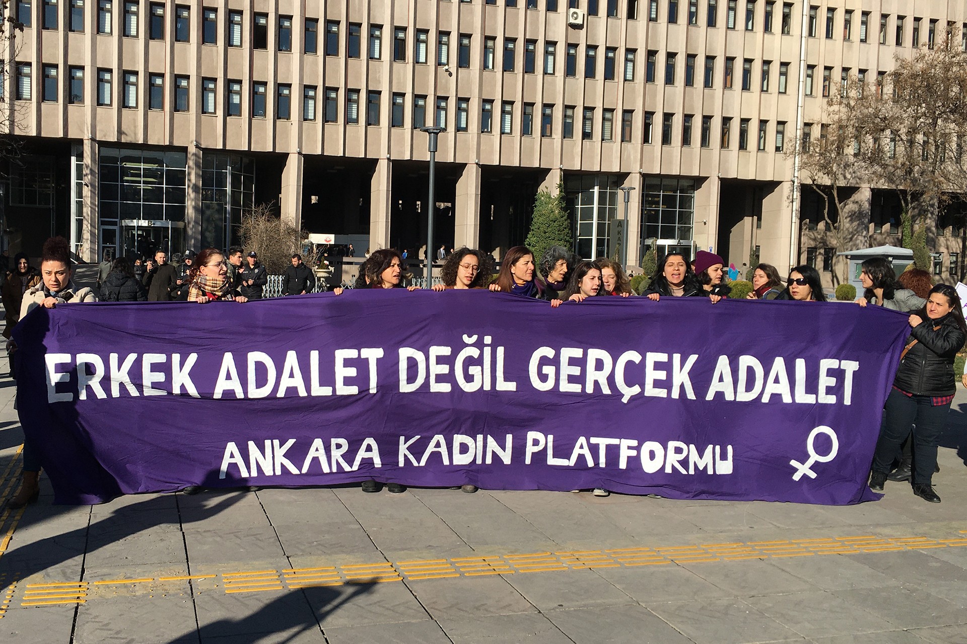 Cinsel istismara maruz bırakıldı, savcı kadından “akıl sağlığı” raporu istedi