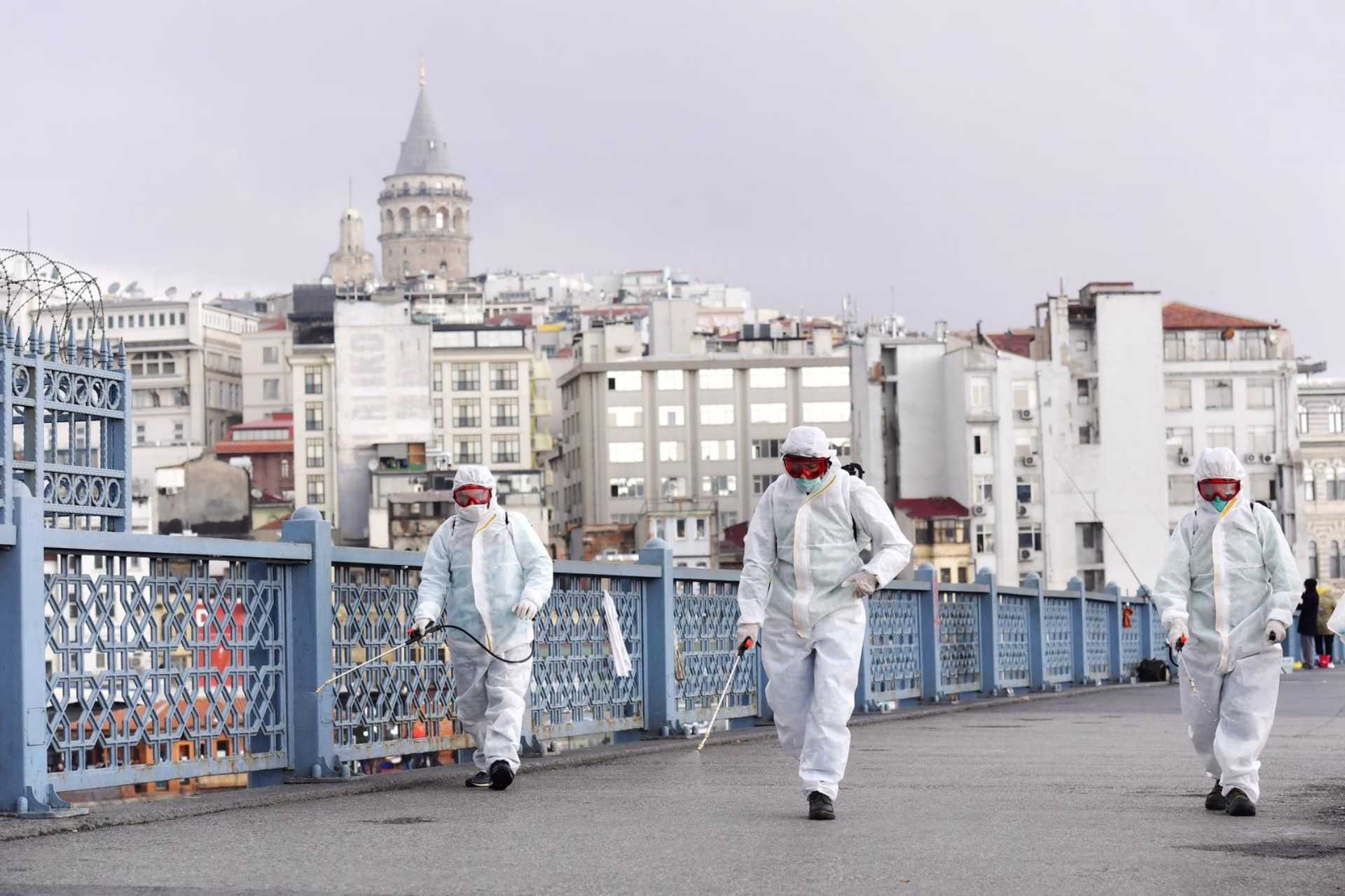 Koronavirüsten 21. ölüm, 65 yaş üstüne sokağa çıkma sınırı (21 Mart)