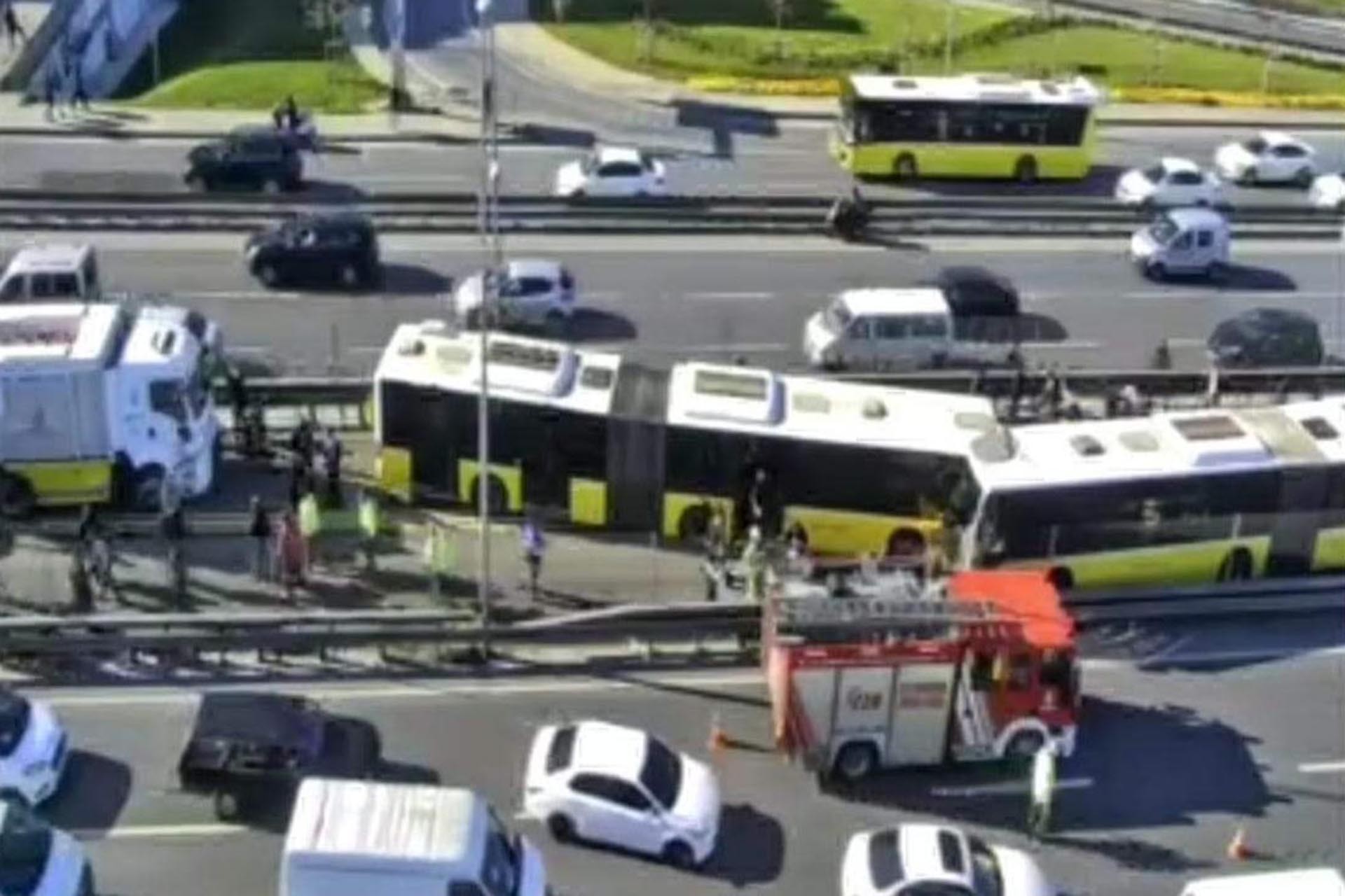 Avcılar'daki metrobüs kazasında 4 kişi yaralandı