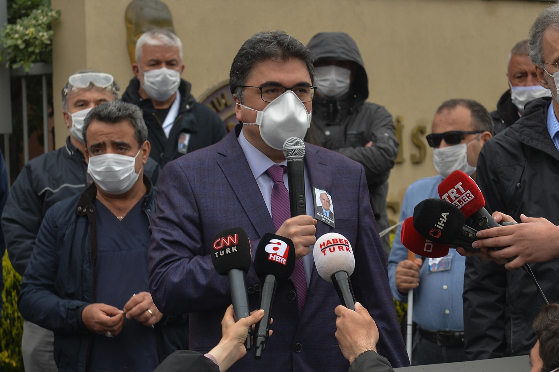 Prof. Dr. Murat Dilmener için hastanede düzenlenen törende İstanbul Üniversitesi İstanbul Tıp Fakültesi Dekanı Prof  Dr. Tufan Tükek konuşuyor.