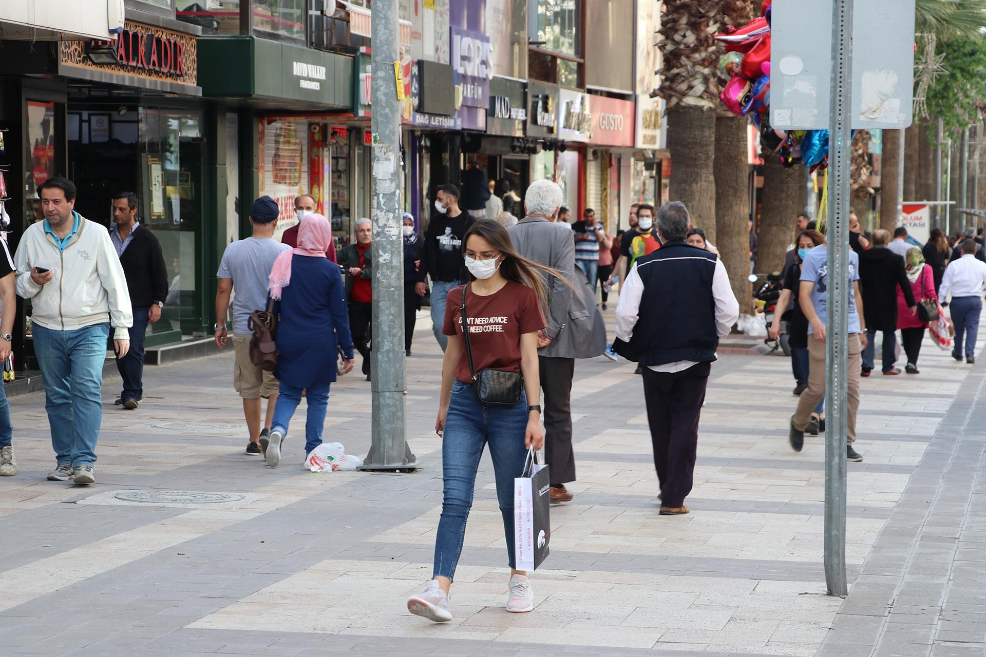 Denizli'de tüm kamusal alanlarda maske takma zorunluluğu getirildi