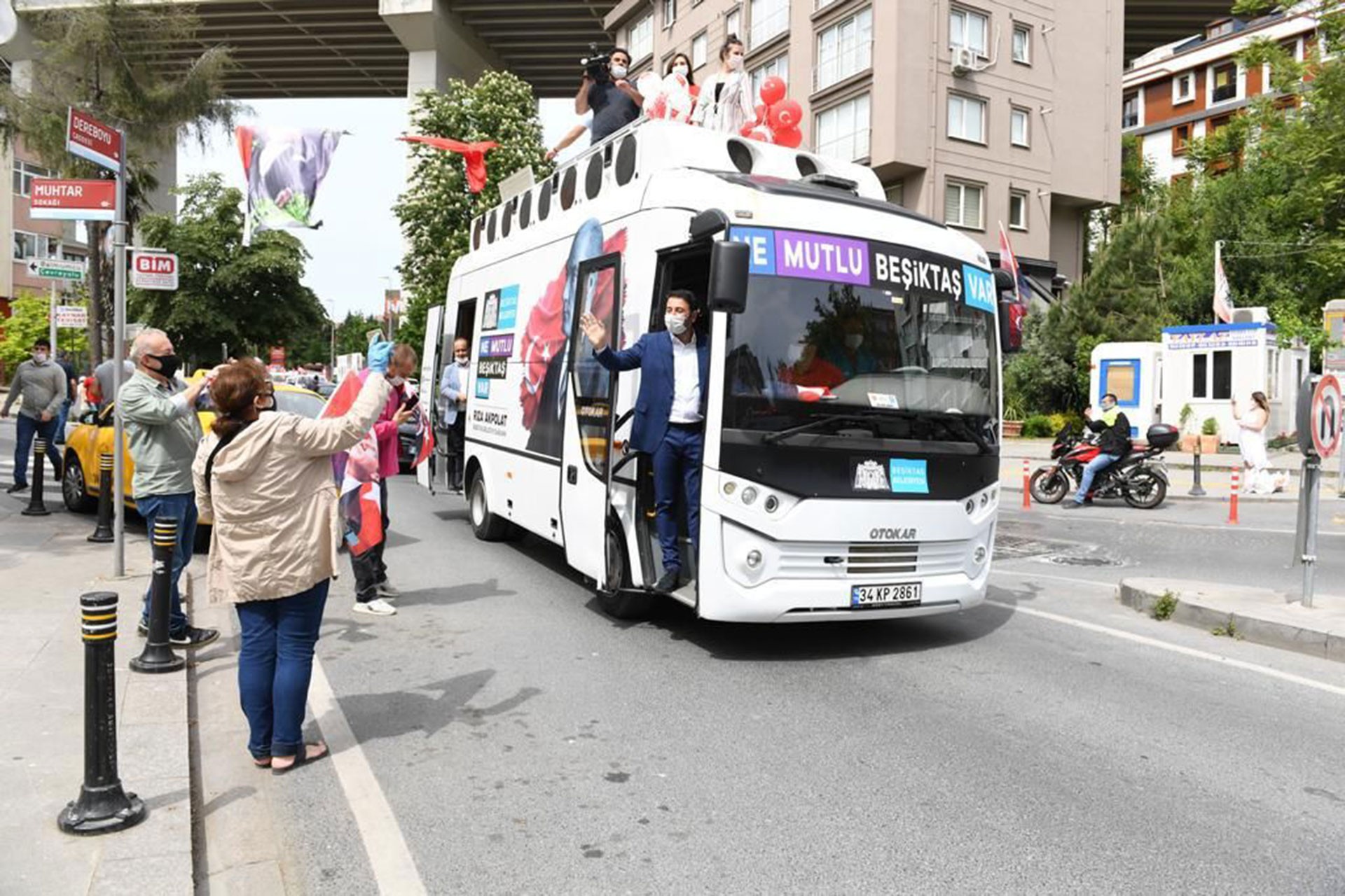 19 Mayıs Beşiktaş'ın tüm cadde ve sokaklarında coşkuyla kutlandı