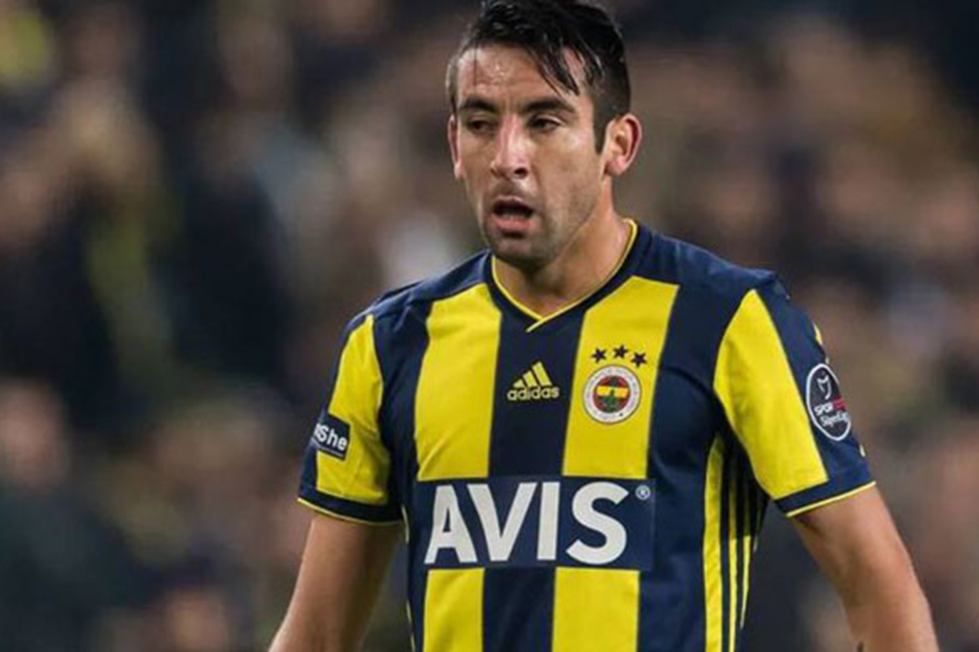 Fenerbahçe, Şilili futbolcu Mauricio Isla ile karşılıklı anlaşarak yollarını ayırdı