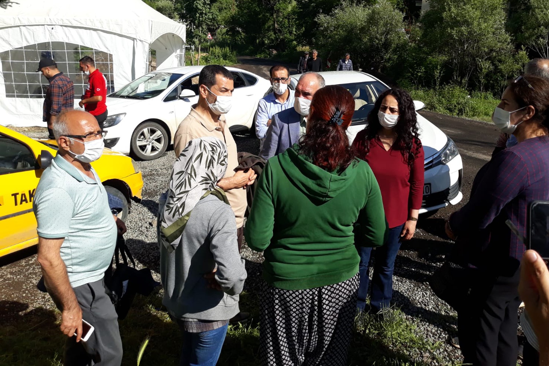 HDP ve DTK heyeti deprem bölgesi Bingöl'de inceleme yaptı