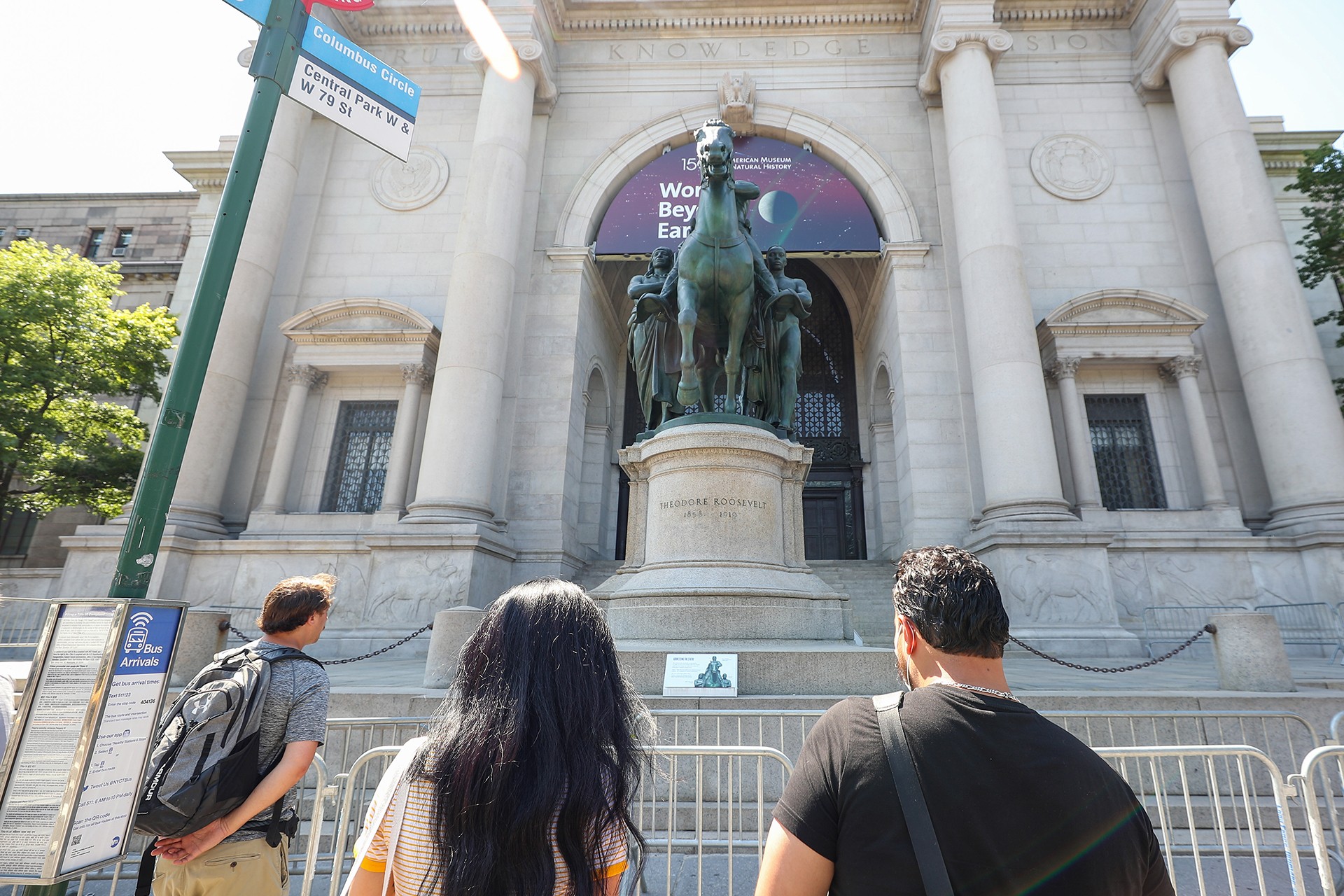  ABD’nin 26. Başkanı Theodore Roosevelt’in New York Doğa Tarihi Müzesi önündeki heykeli.