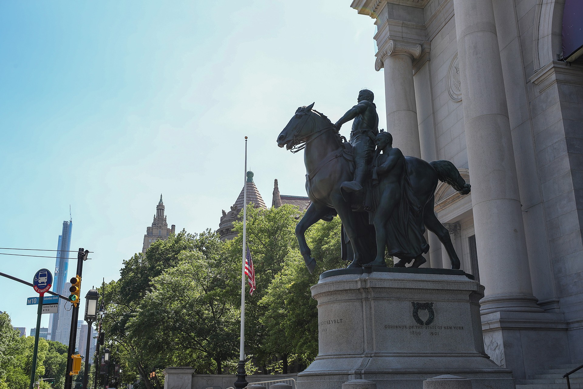  ABD’nin 26. Başkanı Theodore Roosevelt’in New York Doğa Tarihi Müzesi önündeki heykeli.