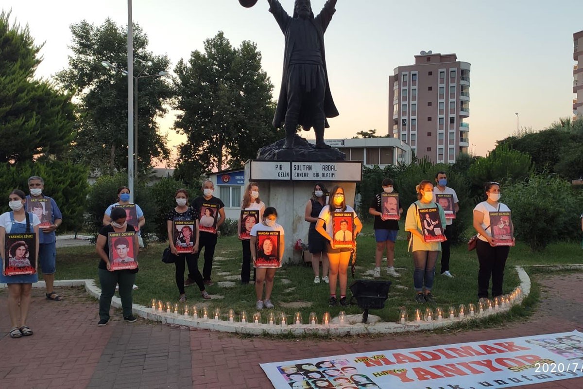 İzmir Narlıdere’de, Sivas Katliamında yaşamını yitirenler anıldı