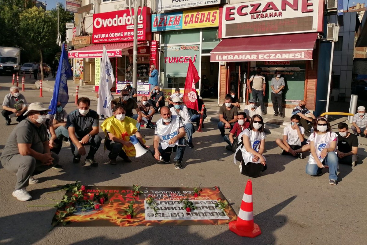 Elazığ'da Hozat garajında yapılan oturma eylemi