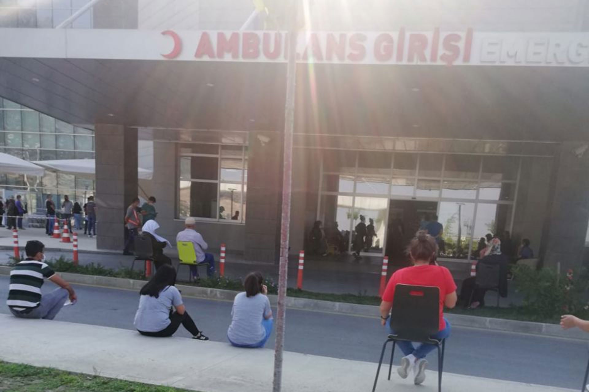 Manisa’da hasta yakını sıra numarasını öğrenmek isterken gözaltına alındı