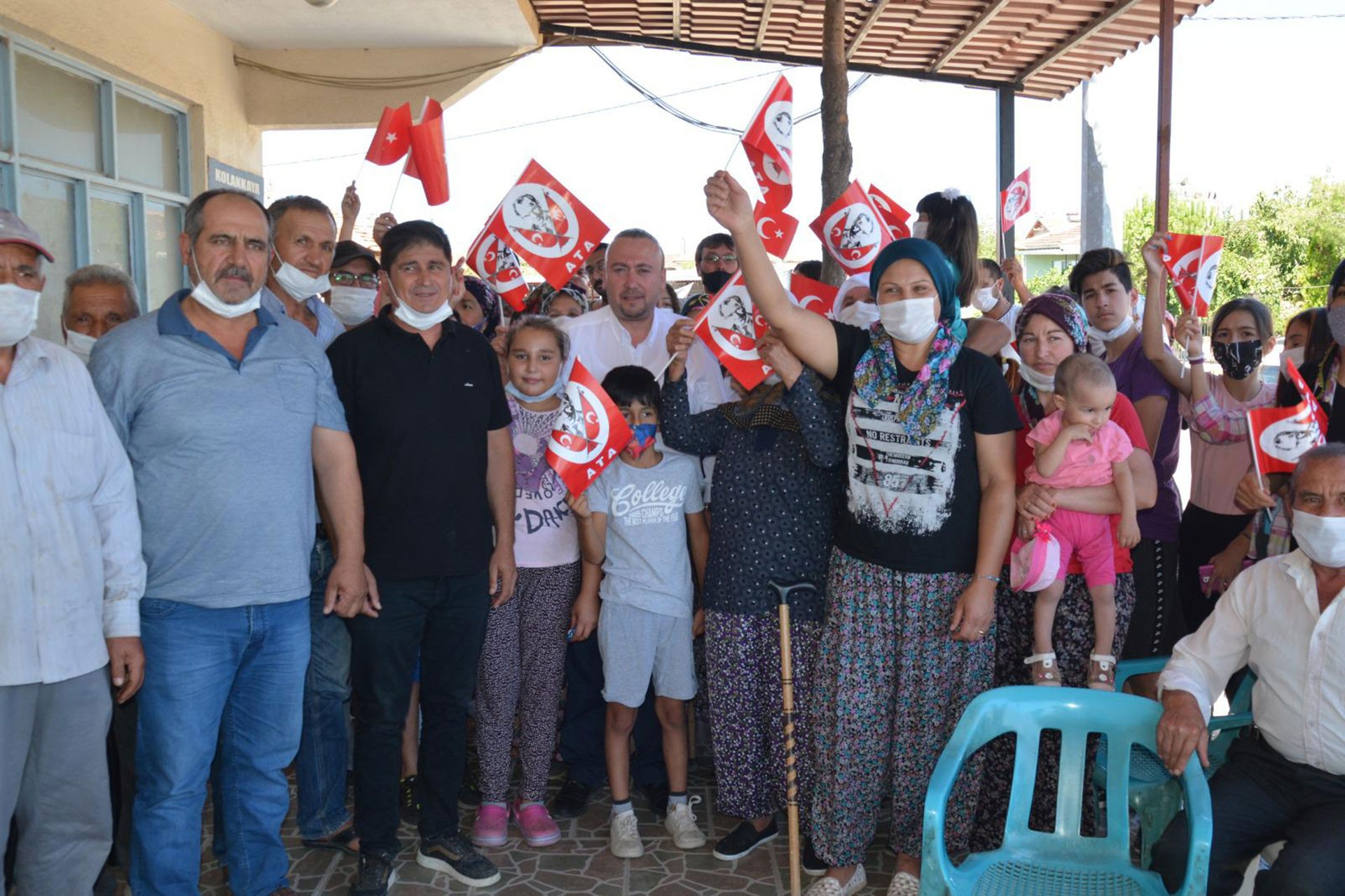 Uşak Kolankaya köylüleri taş ocağına tepkili