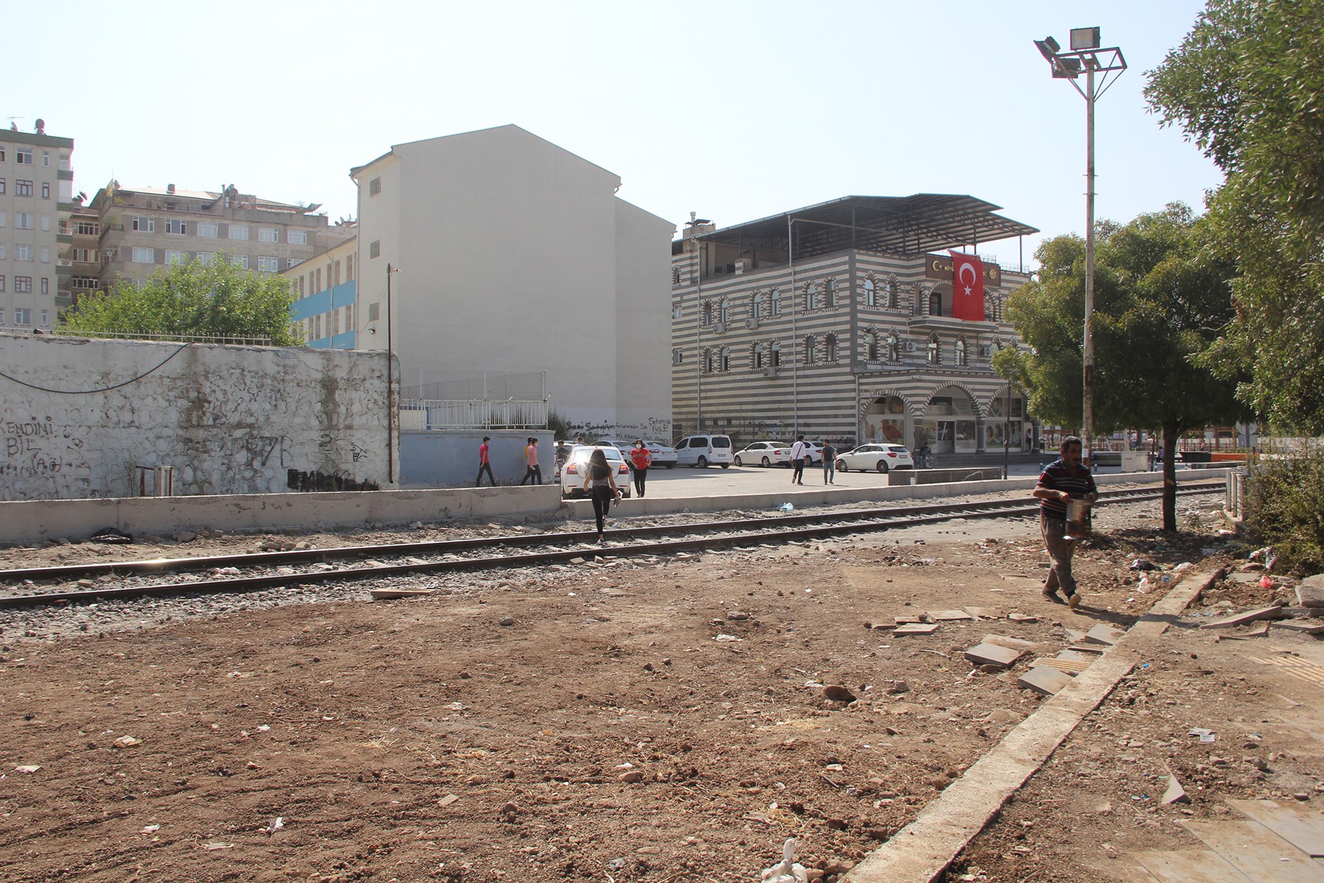 Diyarbakır'ı ikiye bölecek "duvar" projesi askıya alındı